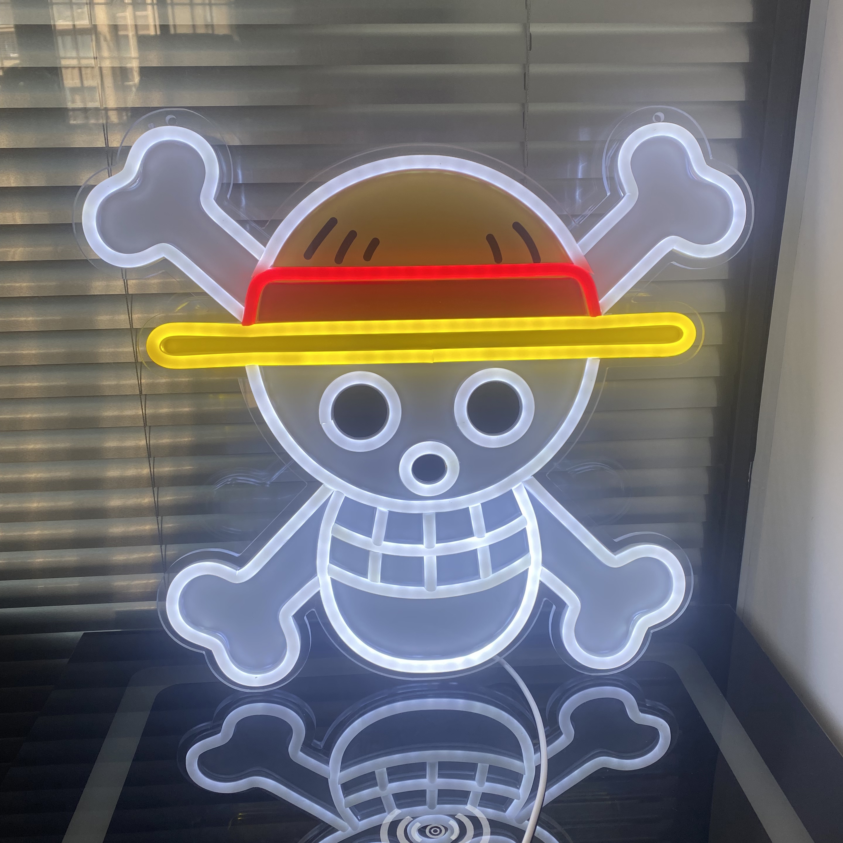 Pokemon One Piece Anime Neon S - مراجعة Gaming Home Accessories وسعره